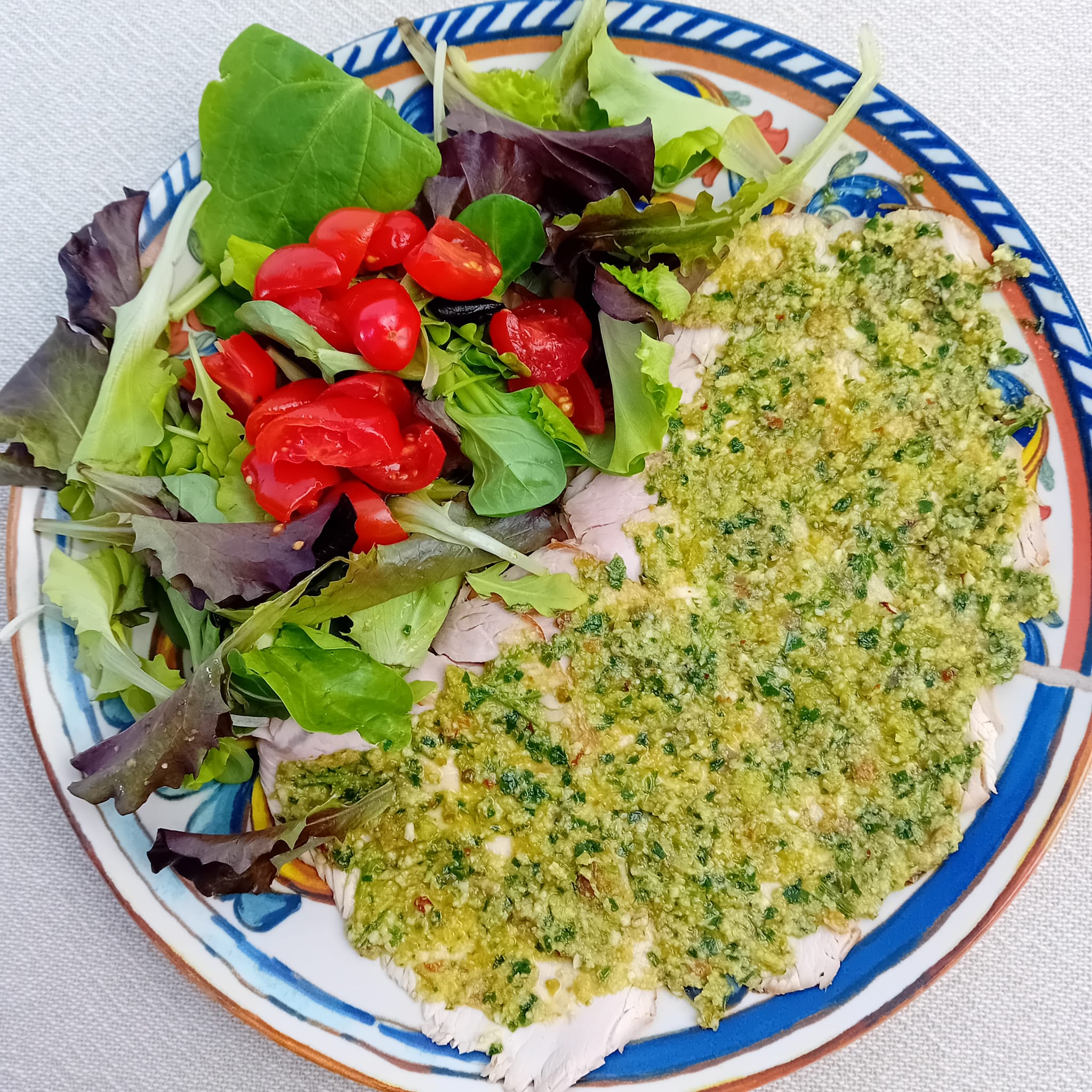 Carpaccio di tacchino con salsa verde e misticanza – Barlume Cafè Pisa